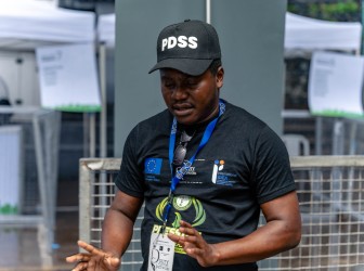 Adebayo Akinlade, Convener, Duty Solicitors Network, gives a briefing on the provision of free legal aid to suspects at police stations during the Nigerian Bar Association’s Annual General Conference, held in Lagos, 26–29 August 2024. Credit: International IDEA
